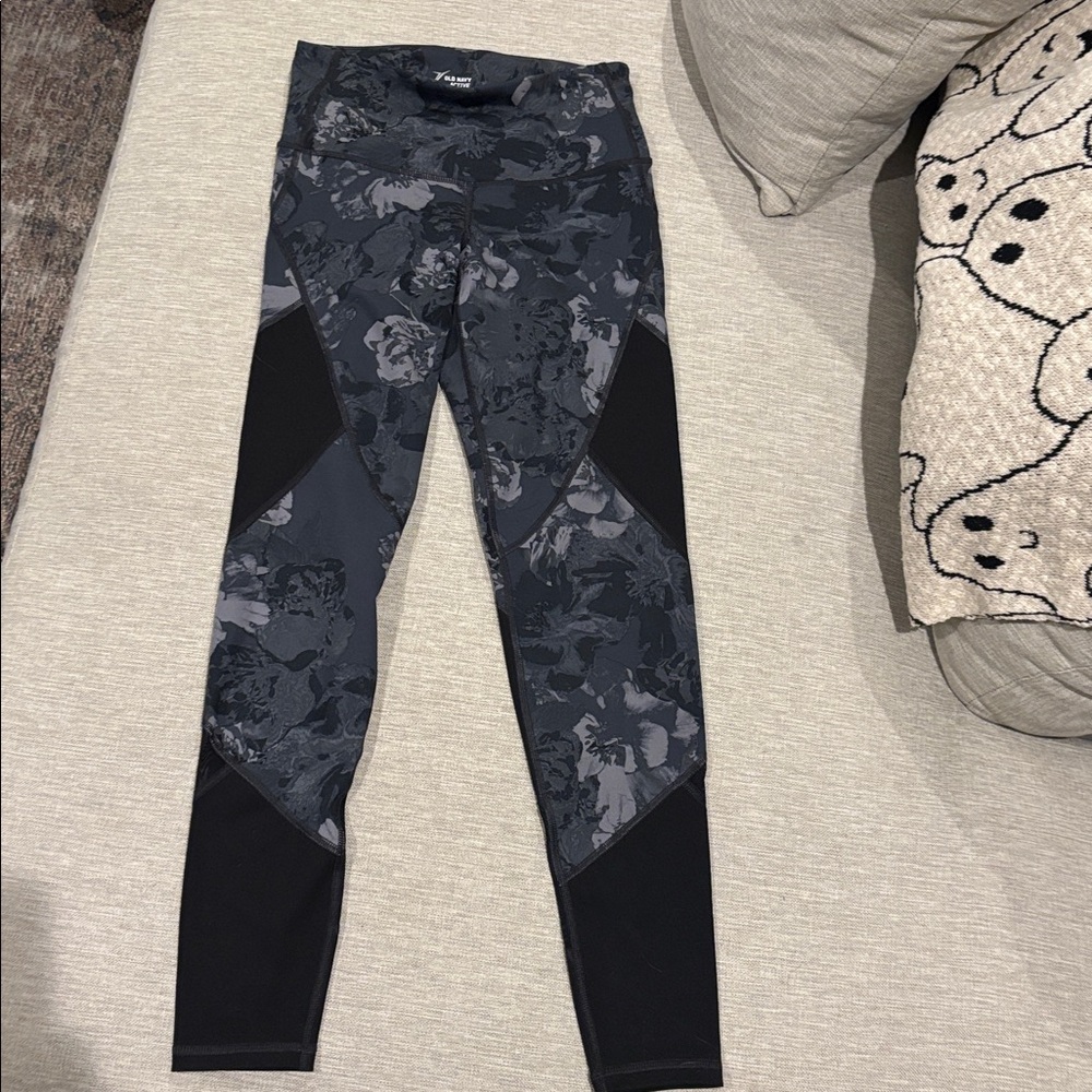 Old Navy Active Black Floral Leggings